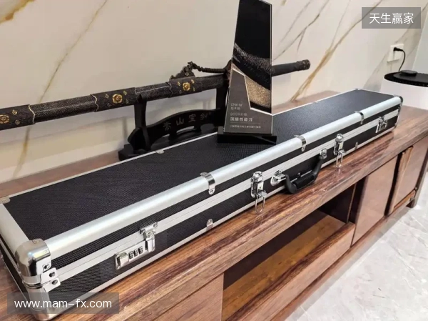 腰横秋水雁翎刀!恭喜CW获得极限之地2025冠军!